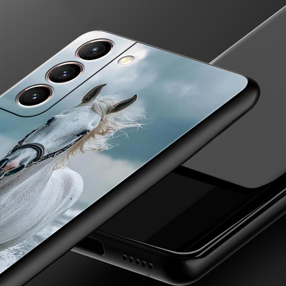 Schwarz-weiße Pferde galoppier – Phone Cases Horse Bewertung und Preis